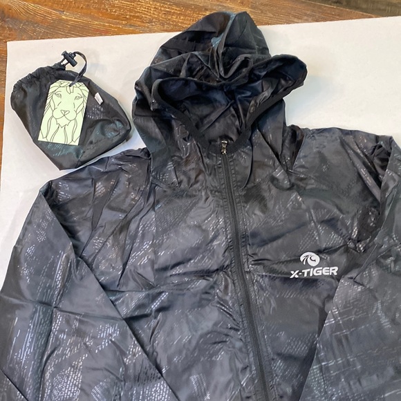 X-TIGER Windproof Jacket Super Light and portable for Sports Hiking & Cy… - Picture 3 of 11